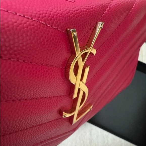 Saint Laurent Pink Quilted Wallet with Gold Emblem - Picture 4 of 11